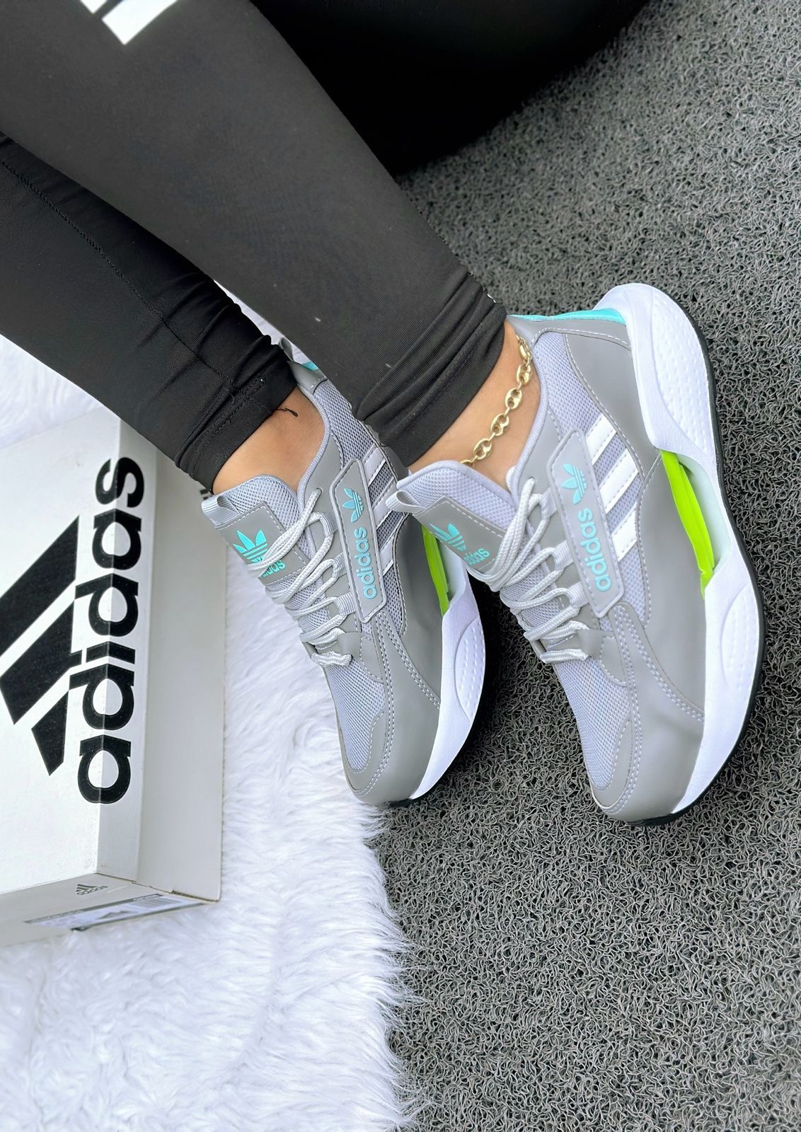 “Zapatillas Adidas Storm para Dama – Originales en Colombia”