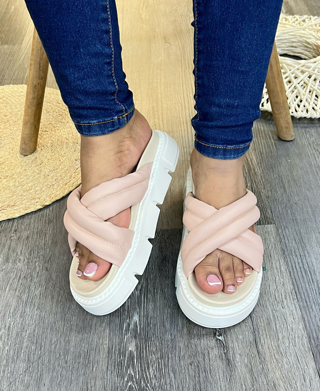 🥿 Sandalia de Suela Confort Cruzada para Mujer – Estilo y Comodidad en Colombia